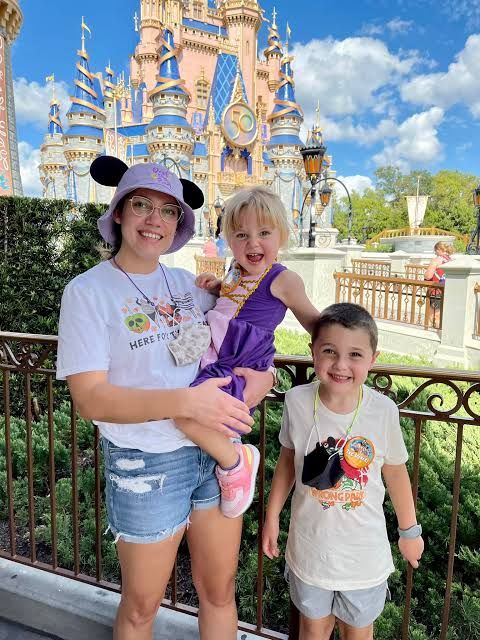 Dark Blonde Visual Idea — Family Photo Hairstyles