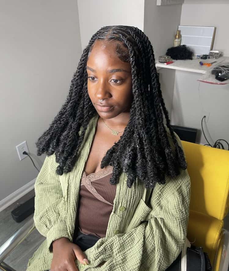 Voluminous Shoulder-Length Invisible Locs