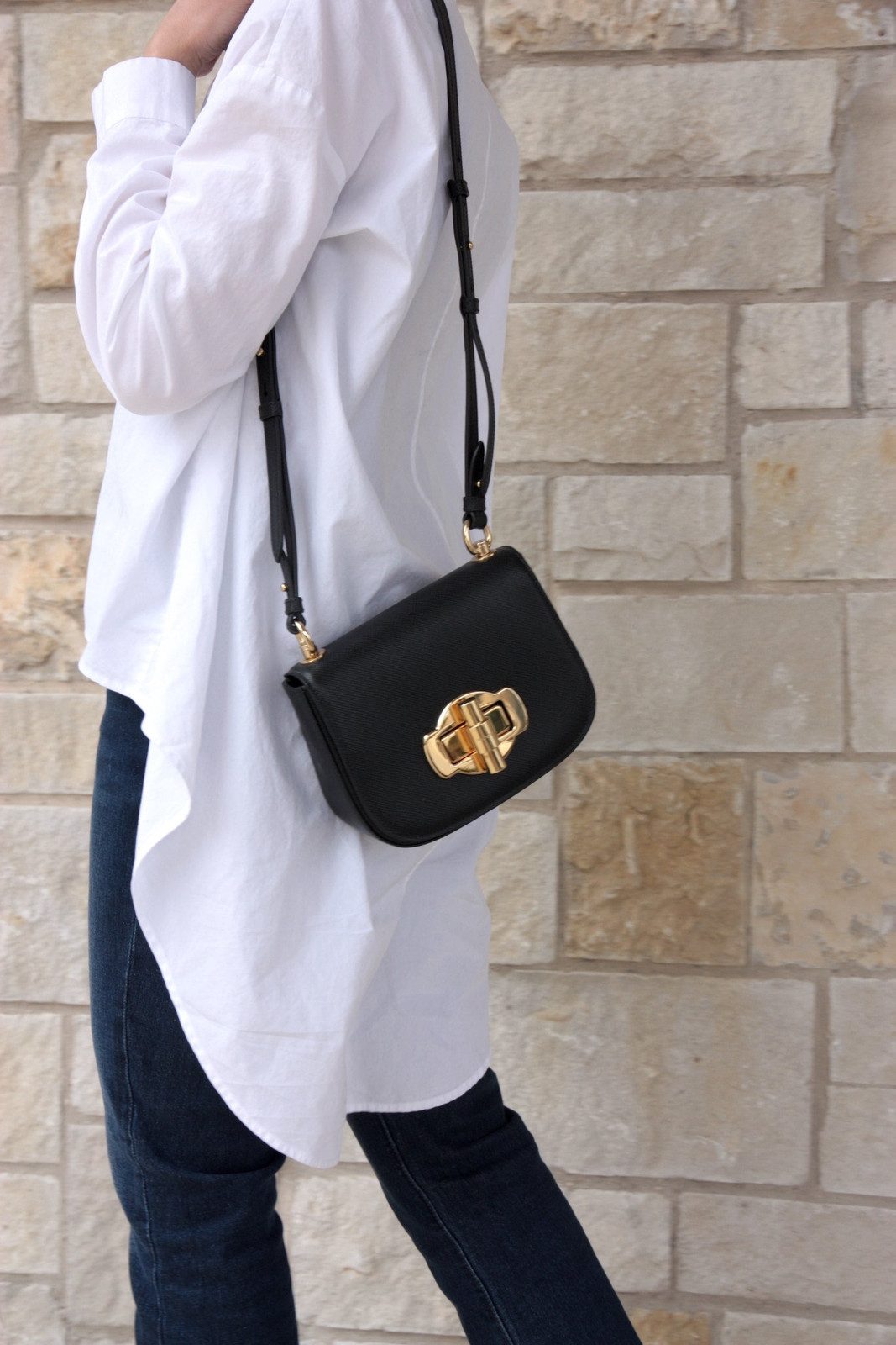 Black Prada Crossbody with Oversized Shirt and Jeans Black Prada Crossbody with Oversized Shirt and Jeans — Prada Bag Outfits
