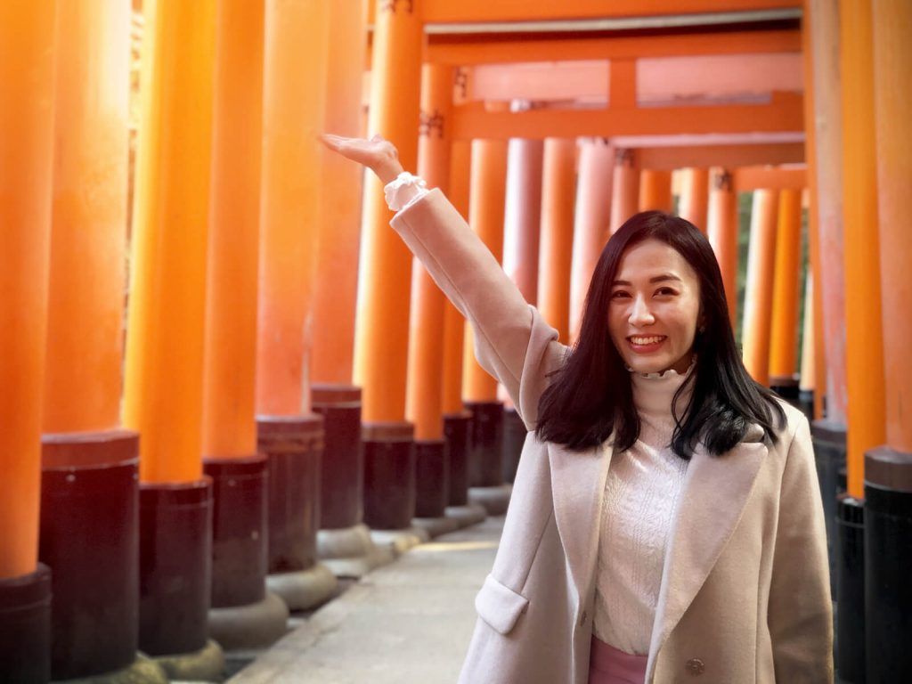 Cream Turtleneck and Beige Coat with Pink Skirt for Kyoto Sightseeing — Kyoto Outfits