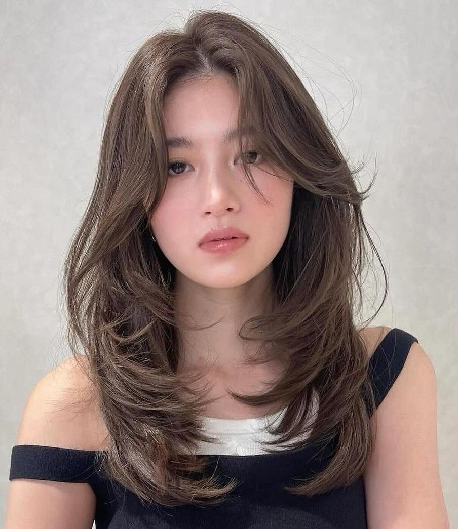 Brown Shag With Subtle Highlights Brown Shag With Subtle Highlights — Hush Cut