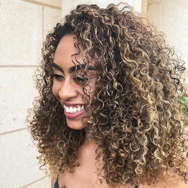 Visual Idea Visual Idea — Highlights on Curly Hair