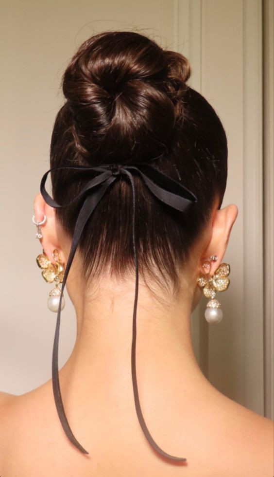 Mid-Back Visual Idea Mid-Back Visual Idea — Ballerina Bun