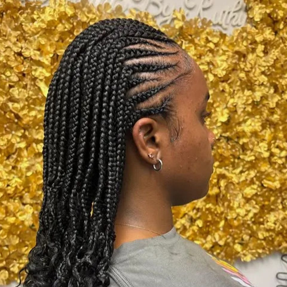 Straight Braids With Wavy Ends Thick Shoulder-Length Fulani Braids with Shimmering Gold Beads — Fulani Braids with Beads
