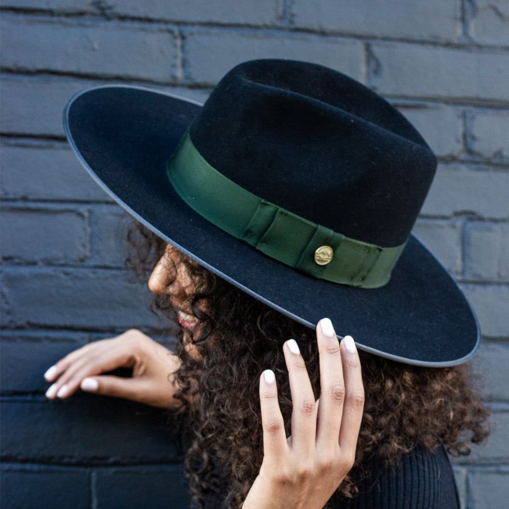 Black Fedora Hat with Green Band and Black Top Black Fedora Hat with Green Band and Black Top — Wide Brim Hat Outfits