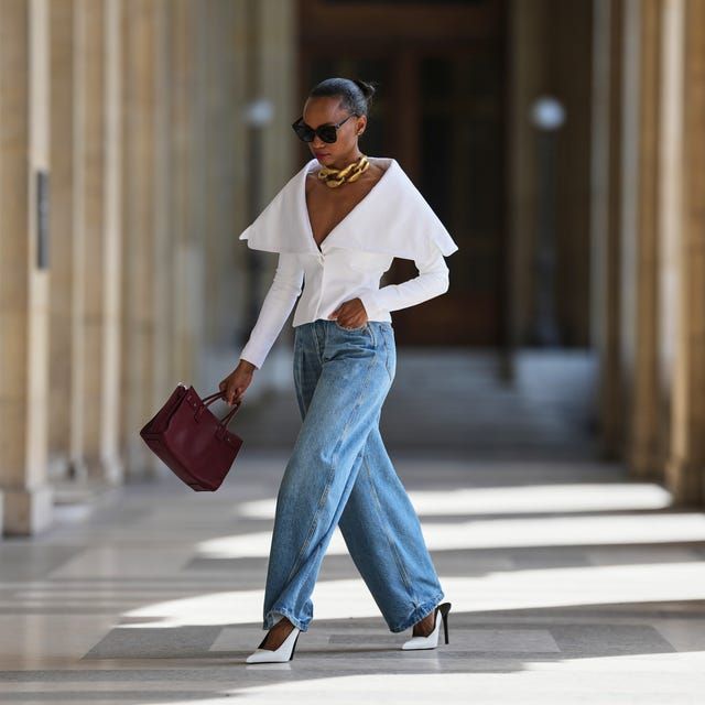 Relaxed Fit Jeans with Dramatic Collar Top Relaxed Fit Jeans with Dramatic Collar Top — Boyfriend Jeans Outfits