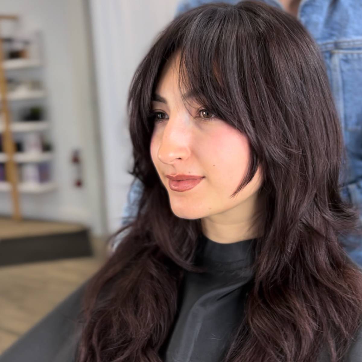 Black Cape with Dark Brown Bottleneck Bangs