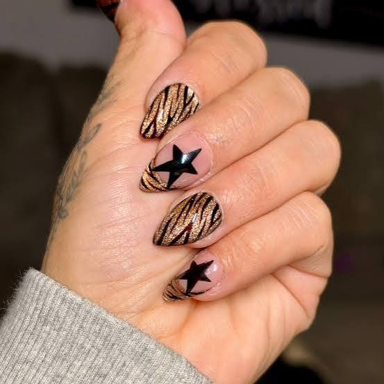 Nude Tiger Stripe Star Stiletto Nude Tiger Stripe Star Stiletto — Nashville Nails