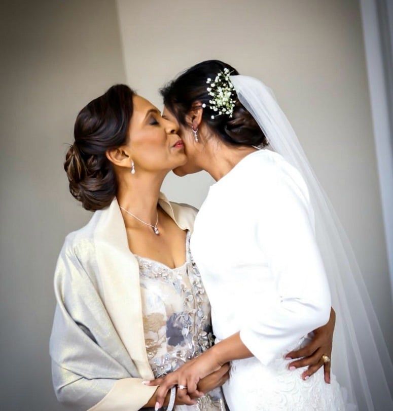 Shoulder Visual Idea Shoulder Visual Idea — Mother of the Bride Hairstyles