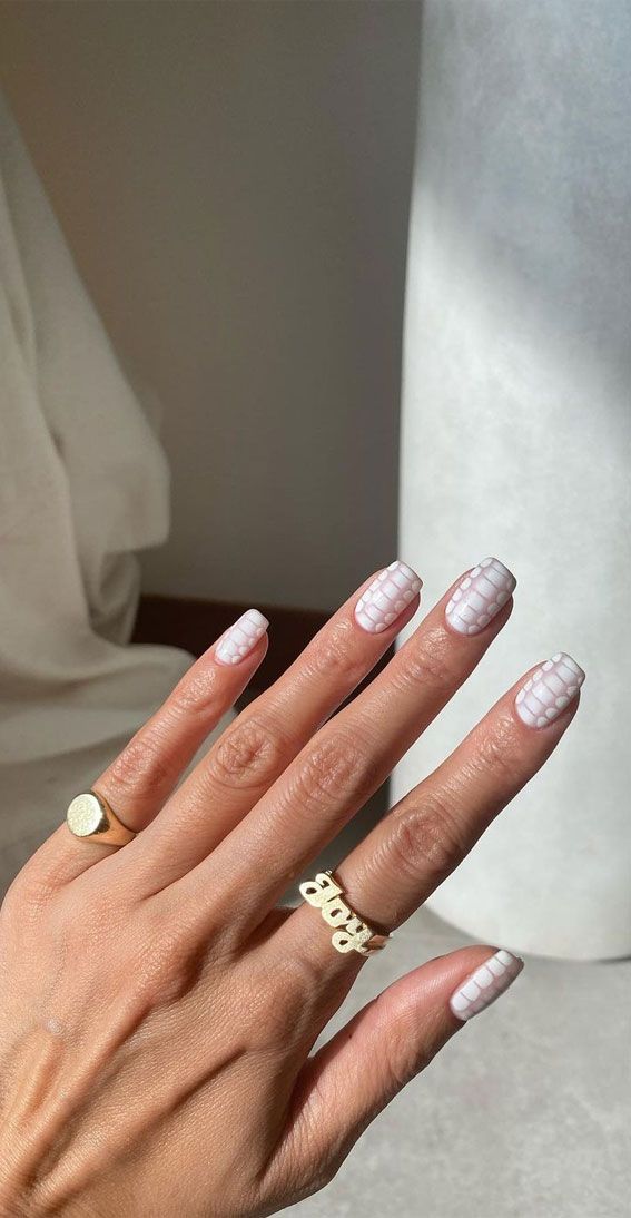 Glossy Short Square White Snake Print Glossy Short Square White Snake Print — Snake Print Nails