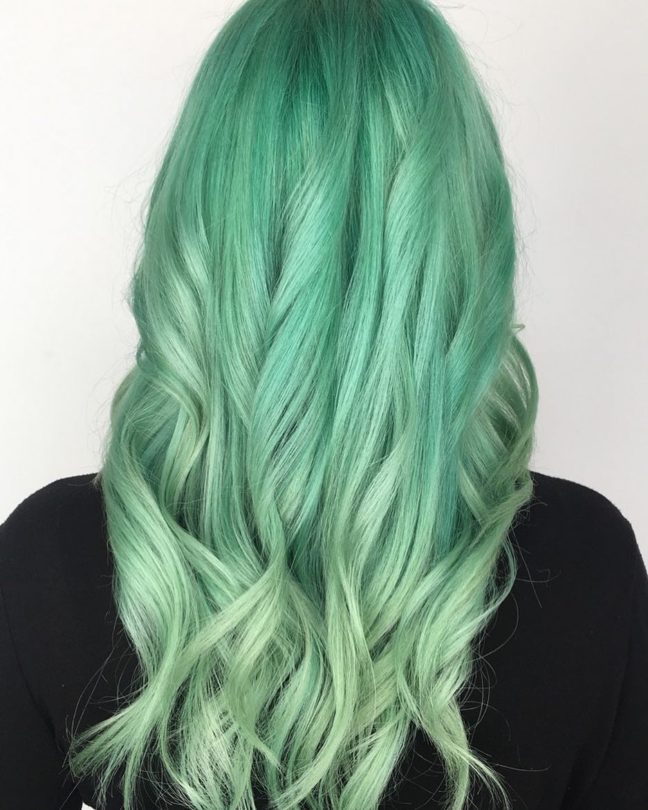 Gradient Pastel Green Layers — Pastel Green Hair