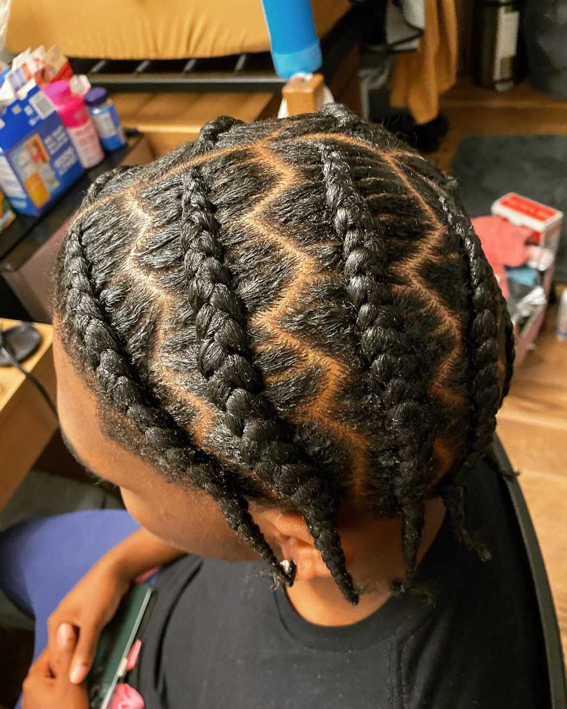Zig-Zag Parting Shoulder Braids Zig-Zag Parting Shoulder Braids — Pop Smoke Braids
