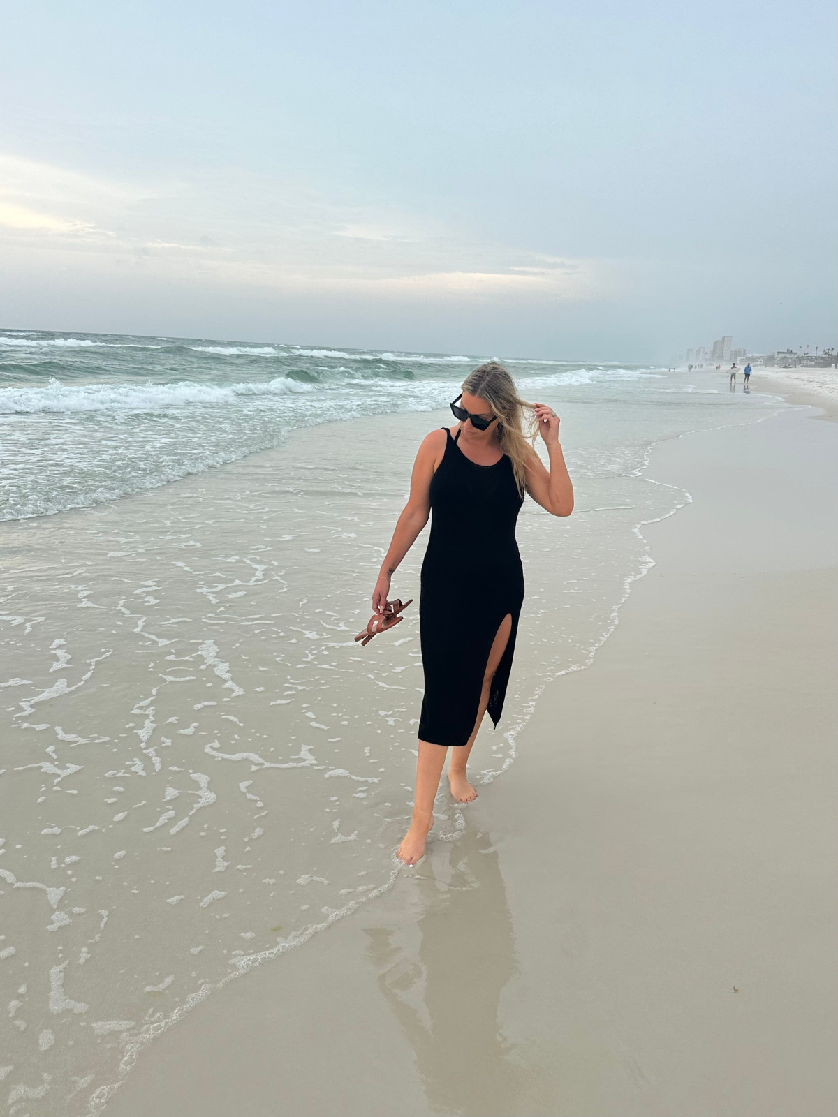 Black Midi Dress with High Slit for Beach Evenings Black Midi Dress with High Slit for Beach Evenings — Florida Outfits