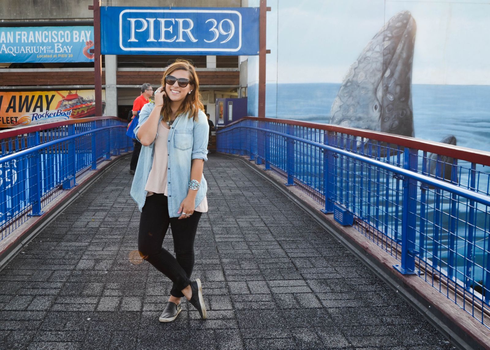 Layered Denim and Skinny Pants for Tourist Sightseeing — San Francisco Outfits