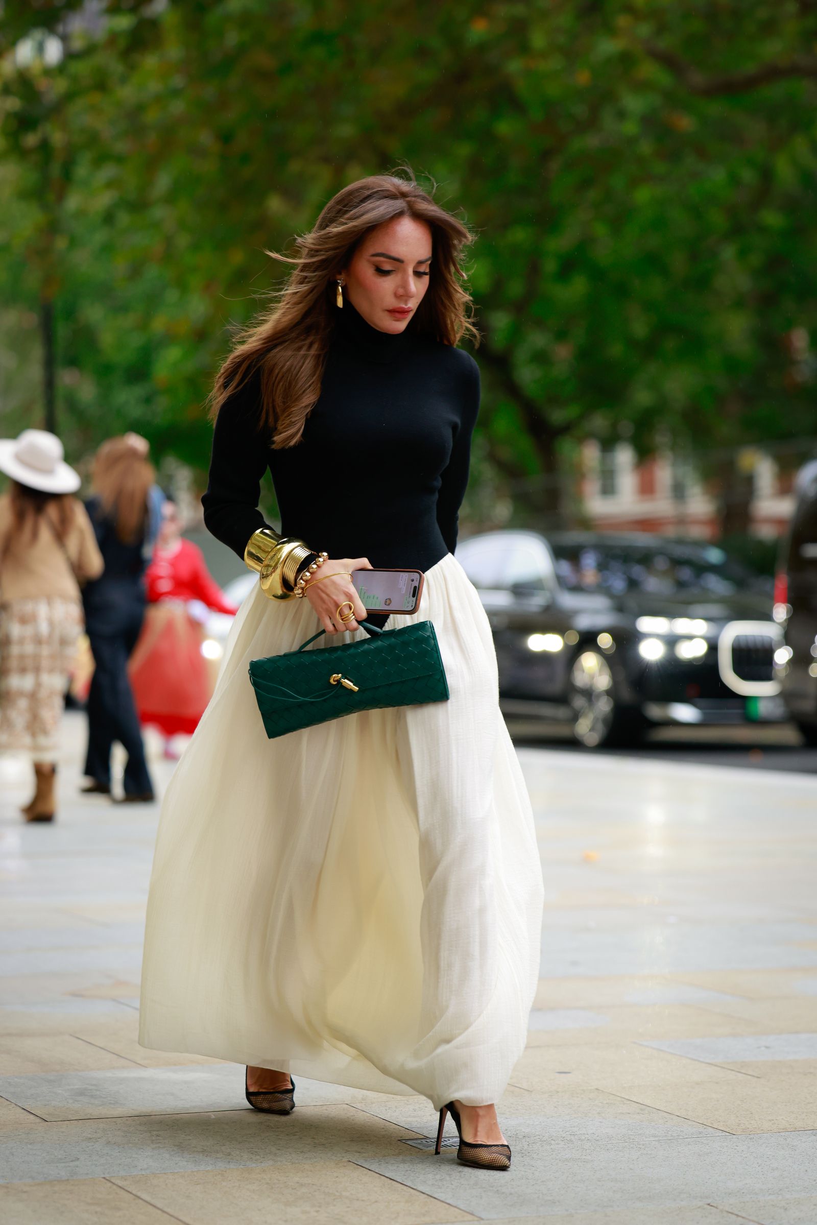 Voluminous Cream Maxi Skirt with Turtleneck for Evening — Long Skirt Outfits