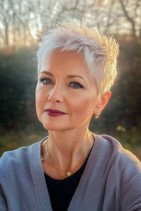 очень короткая Visual Idea — Pixie Cut for Thick Hair