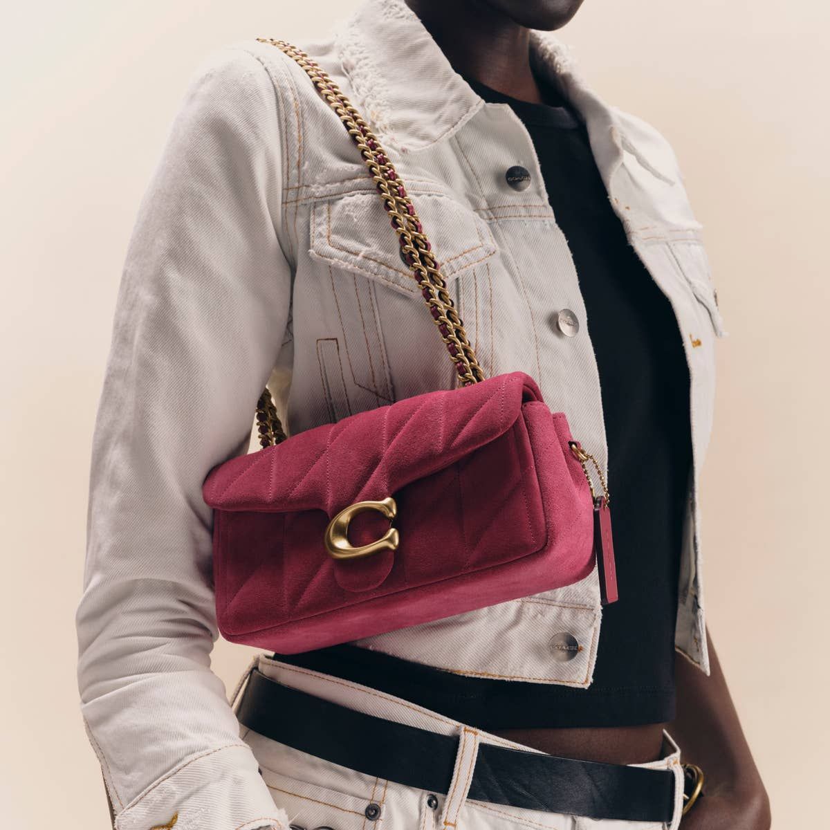 Pink Suede Shoulder Bag with Denim Jacket Pink Suede Shoulder Bag with Denim Jacket — Coach Bag Outfits