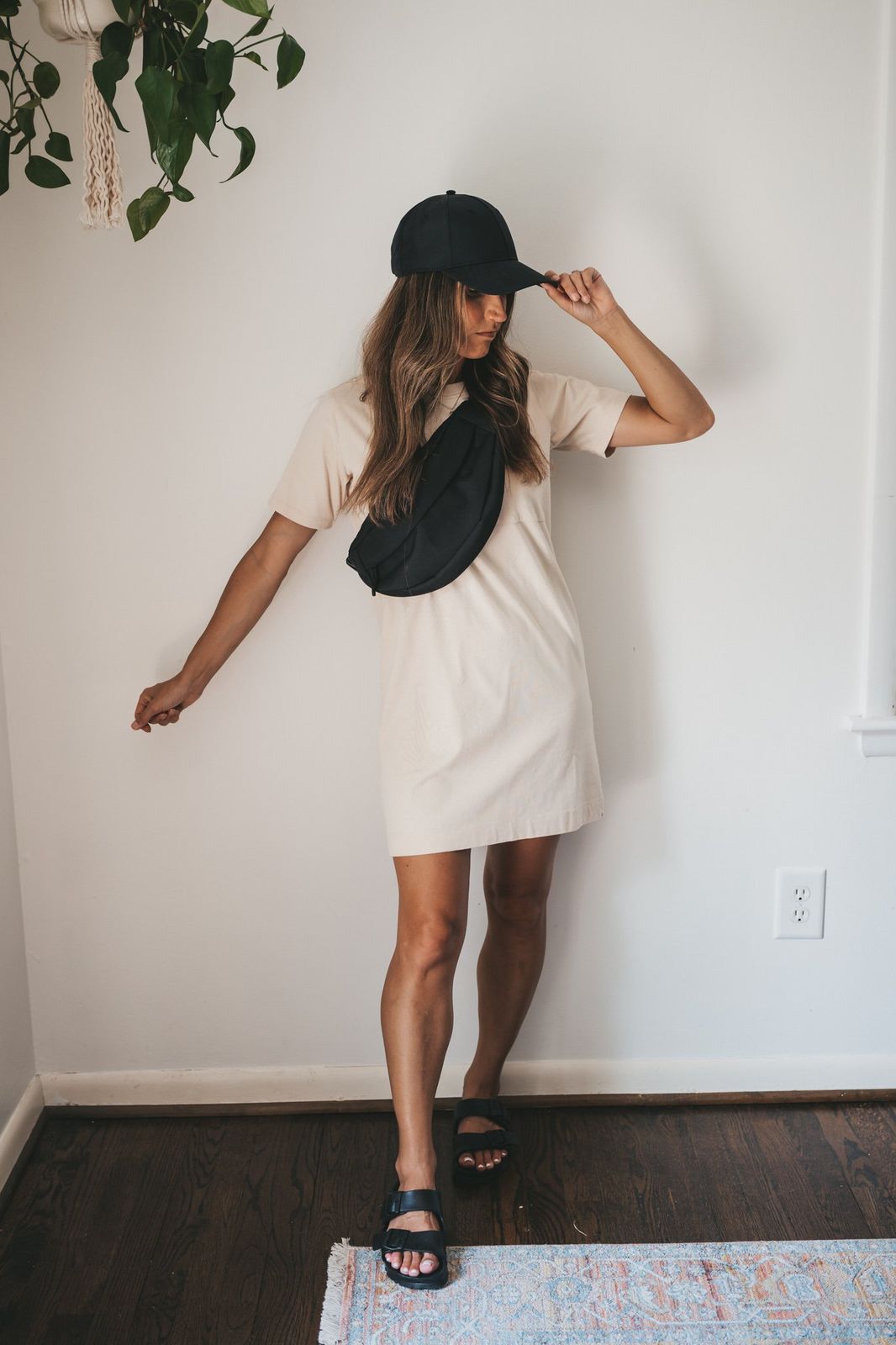 Casual Daytime Look with Fanny Pack and Slides Casual Daytime Look with Fanny Pack and Slides — T Shirt Dress Outfits