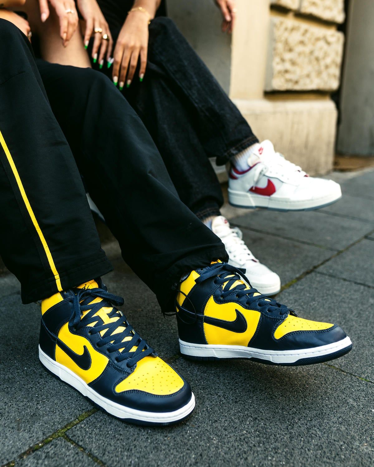 Navy and Yellow Dunks with Striped Black Pants Navy and Yellow Dunks with Striped Black Pants — Nike Dunk Outfits