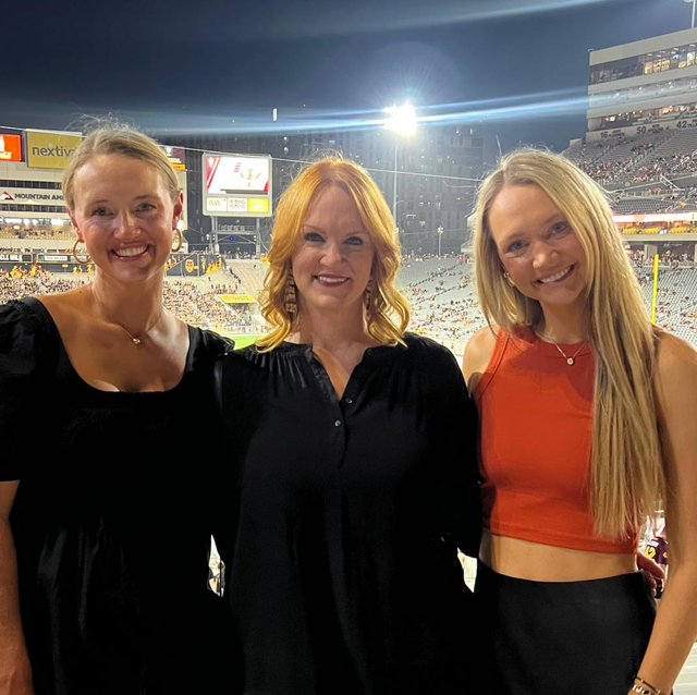 Group Style: Mixed Tops with Statement Earrings Group Style: Mixed Tops with Statement Earrings — Soccer Game Outfits