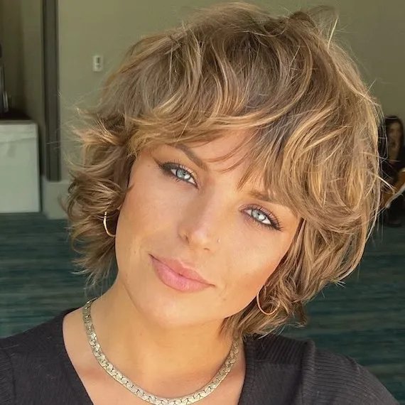 Shag With Textured Wavy Styling Shag With Textured Wavy Styling — Short Hair with Bangs