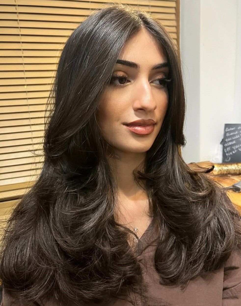 Layered Haircut Visual Idea — Hairstyles for Oval Faces