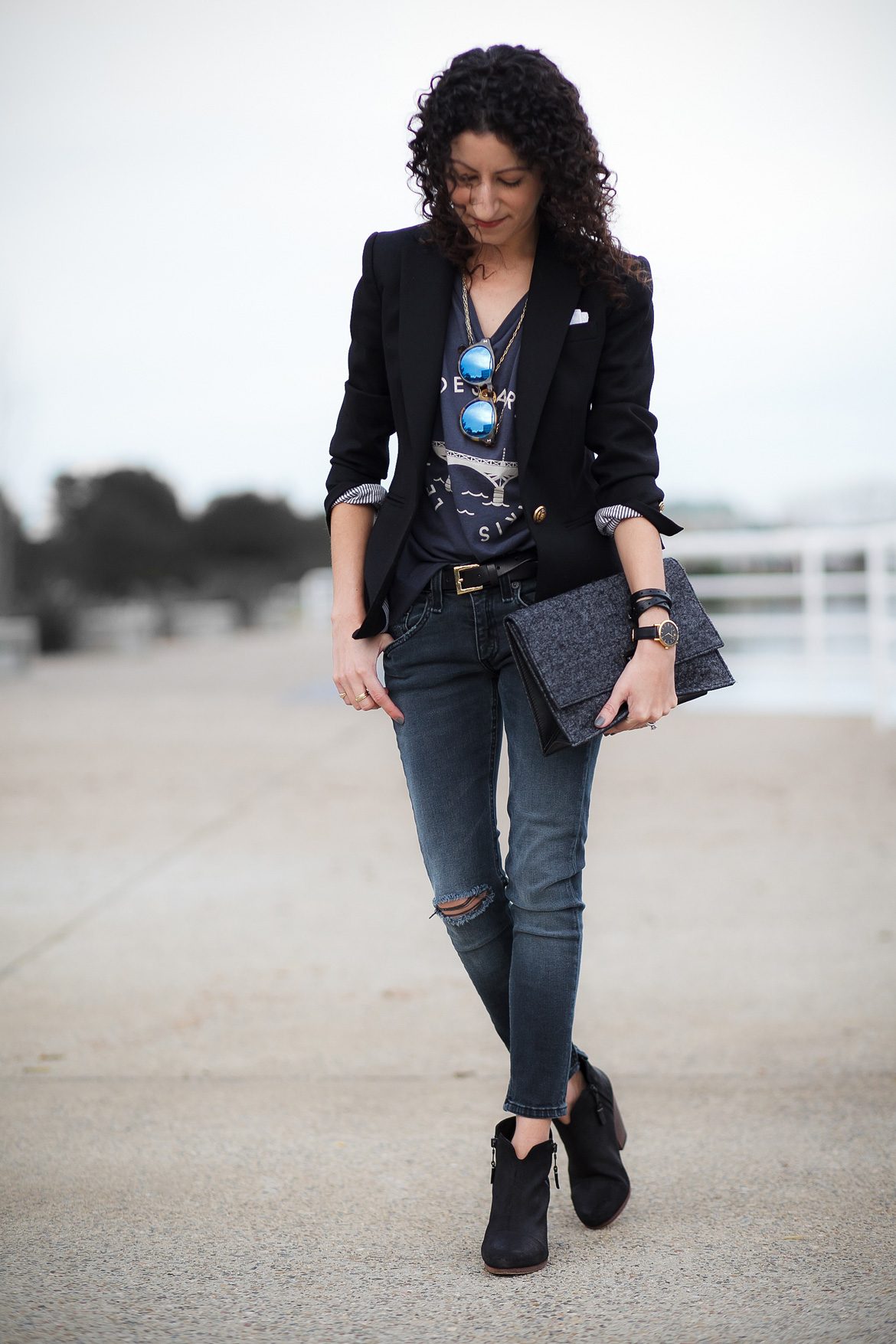 Graphic Tee and Ripped Jeans with Fitted Blazer — Graphic Tee Outfits