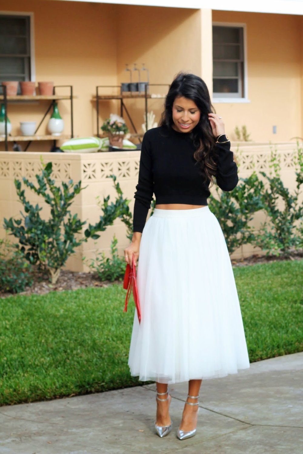 Classic Evening: White Tulle Skirt with a Black Crop Top — Tulle Skirt Outfits