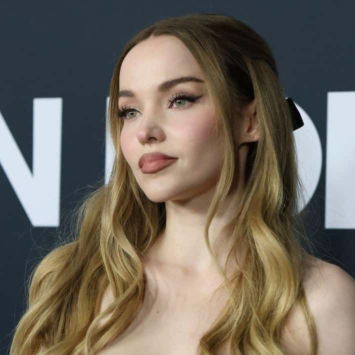 Mid-Back Honey Blonde Loose Waves Mid-Back Honey Blonde Loose Waves — Hair Color for Blue Eyes