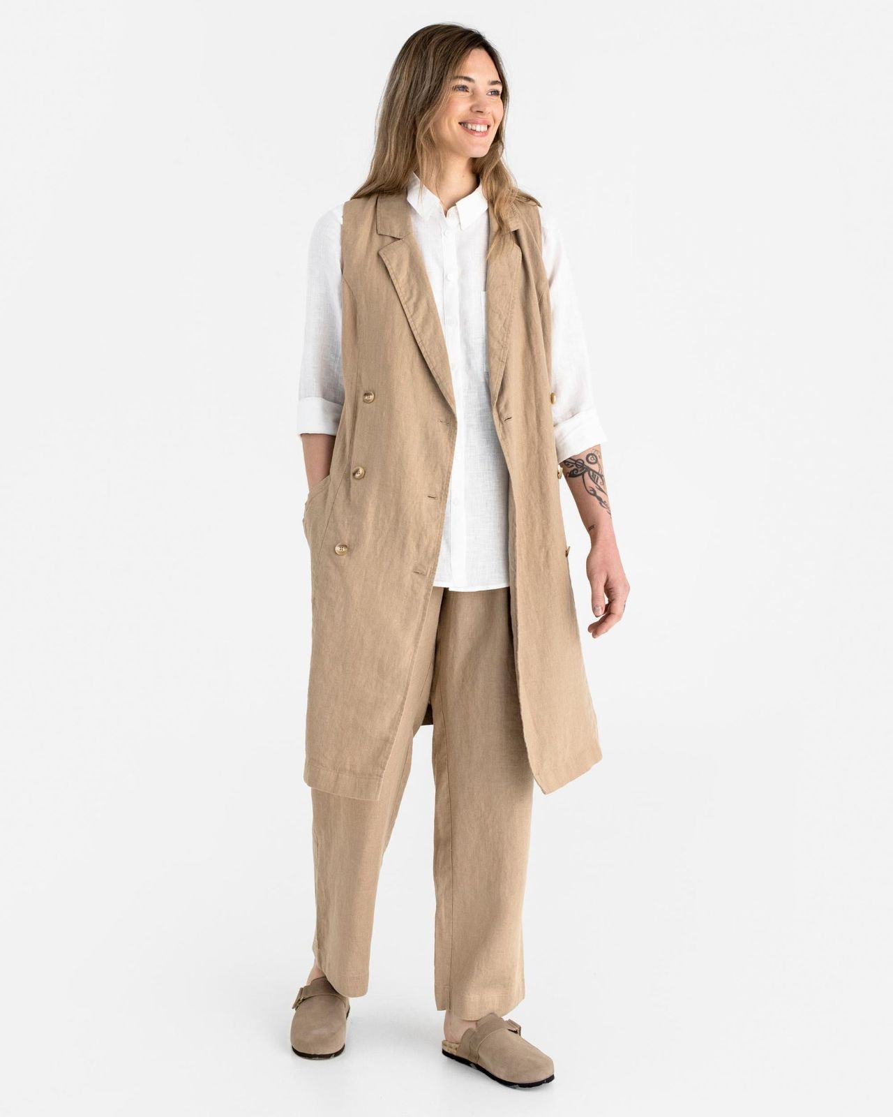 Beige Linen Suit with Wide-Leg Trousers for Smart Casual Elegance — Lisbon Outfits