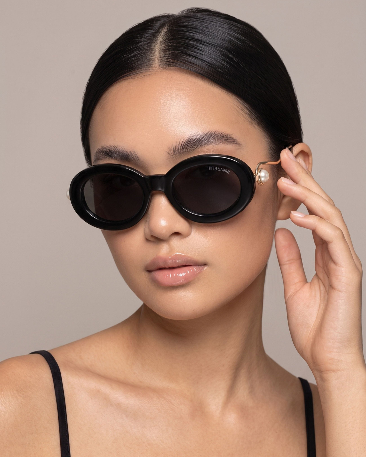 Large Oval Sunglasses with Pearl Details — Sunglasses for Round Face