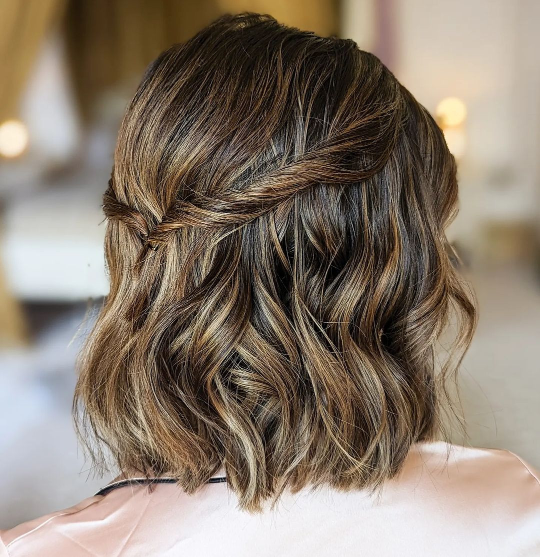 Dark Blonde With Lighter Highlights Visual Idea Dark Blonde With Lighter Highlights Visual Idea — Half Up Half Down Short Hair