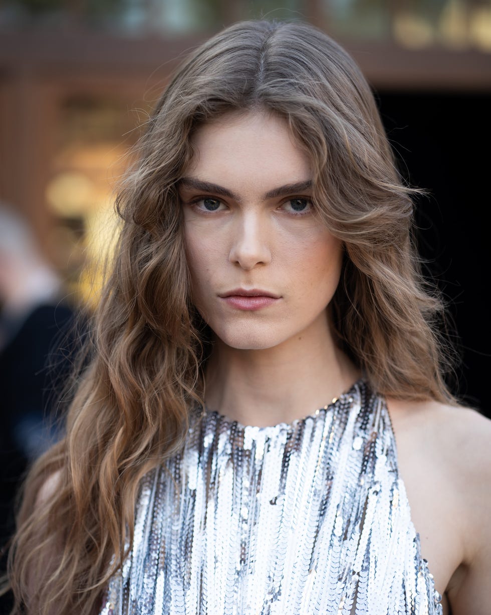 Fine Hair Blowout With Layers Fine Hair Blowout With Layers — Hair Trends