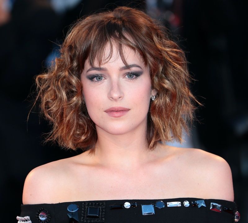 Collarbone-Length Visual Idea — Haircuts for Round Faces