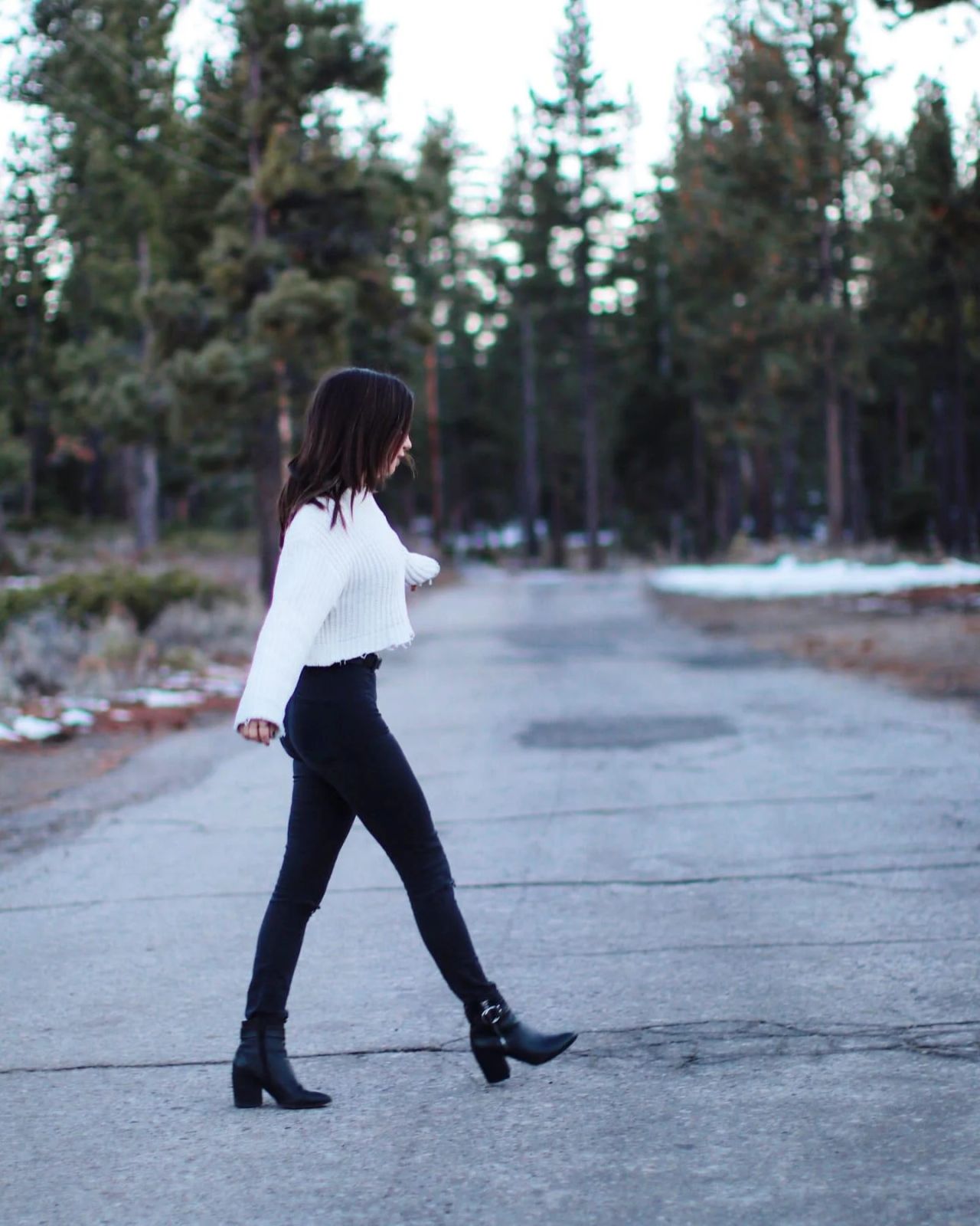 Cropped White Sweater for a Chic Casual Outdoor Ensemble — Lake Tahoe Outfits