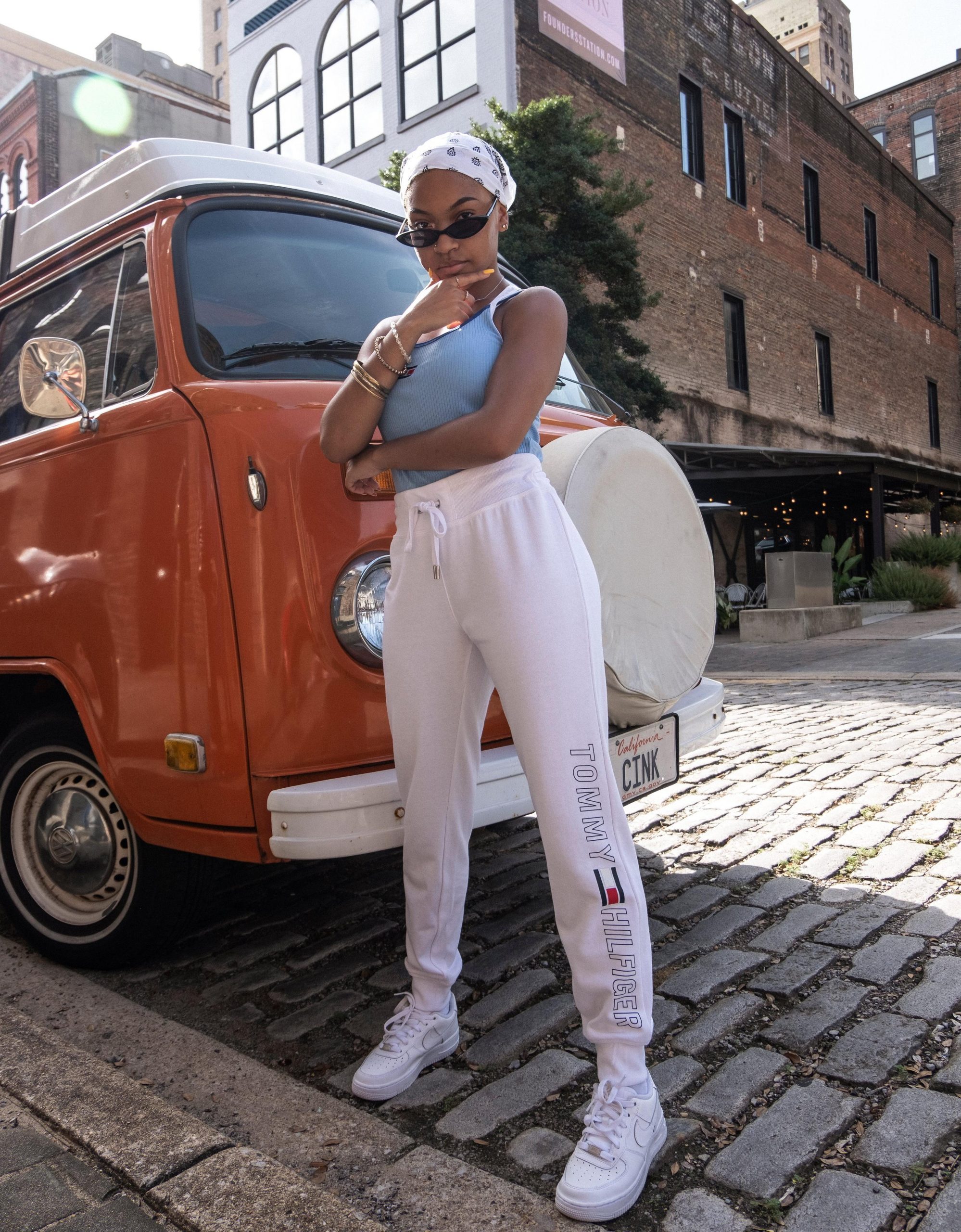 Streetwear Style: White Air Force 1s with Sweatpants and a Ribbed Tank Top — Air Force 1 Outfits