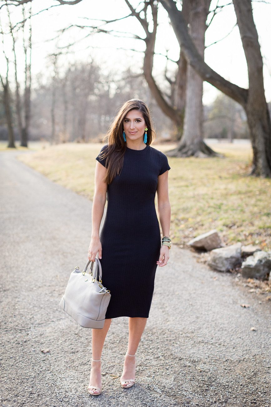 Smart Casual Daytime: Ribbed Midi Dress with Tote and Nude Sandals — Little Black Dress Outfits