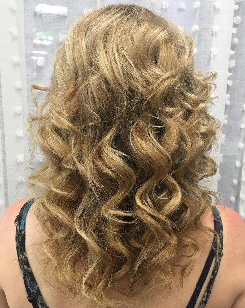 Blonde With Highlights Shoulder Length Voluminous Curls Blonde With Highlights Shoulder Length Voluminous Curls — Loose Perm