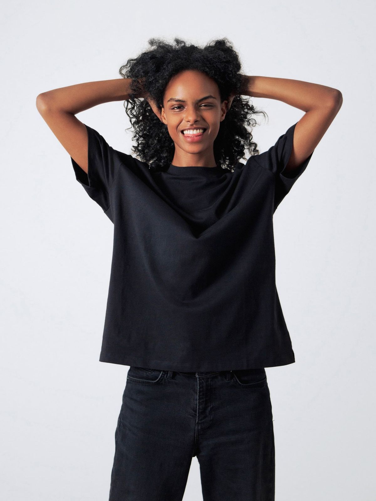 Monochromatic Black Oversized T-Shirt and Jeans — Oversized Shirts
