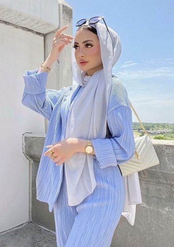 Monochromatic Casual: Light Blue Hijab with Pleated Set — Headscarf Outfits