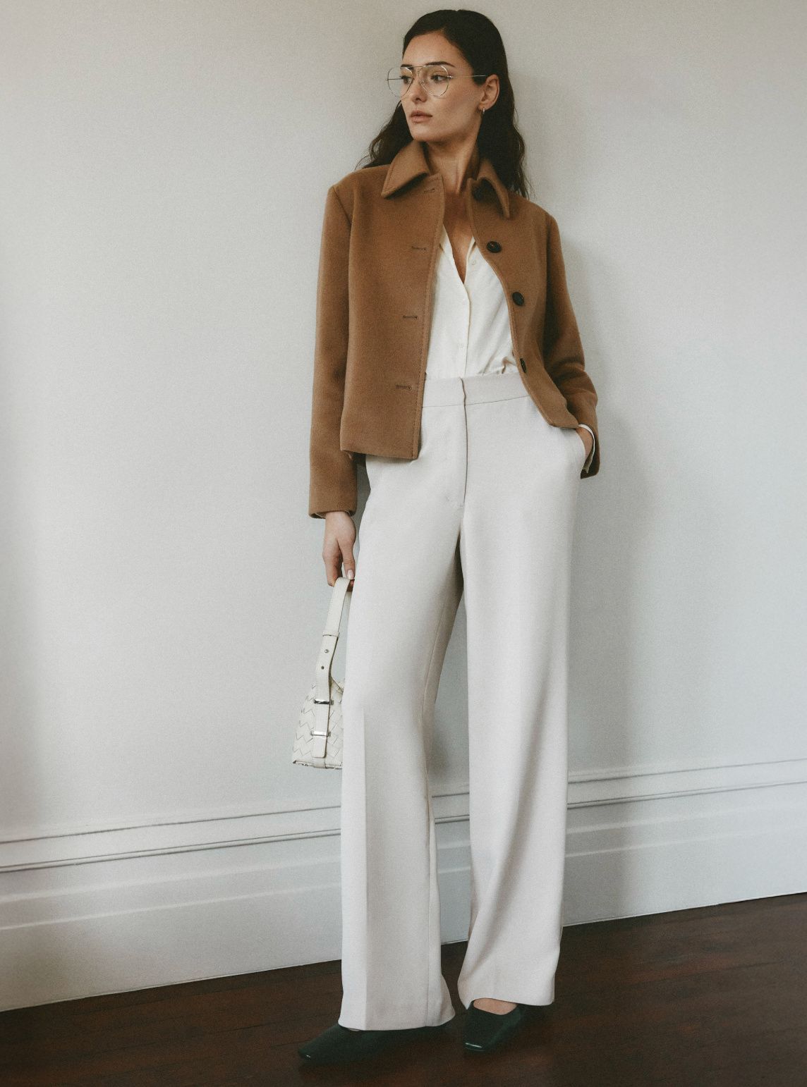 Cropped Camel Jacket and Wide-Leg Trousers for Business Travel Cropped Camel Jacket and Wide-Leg Trousers for Business Travel — Business Trip Outfits