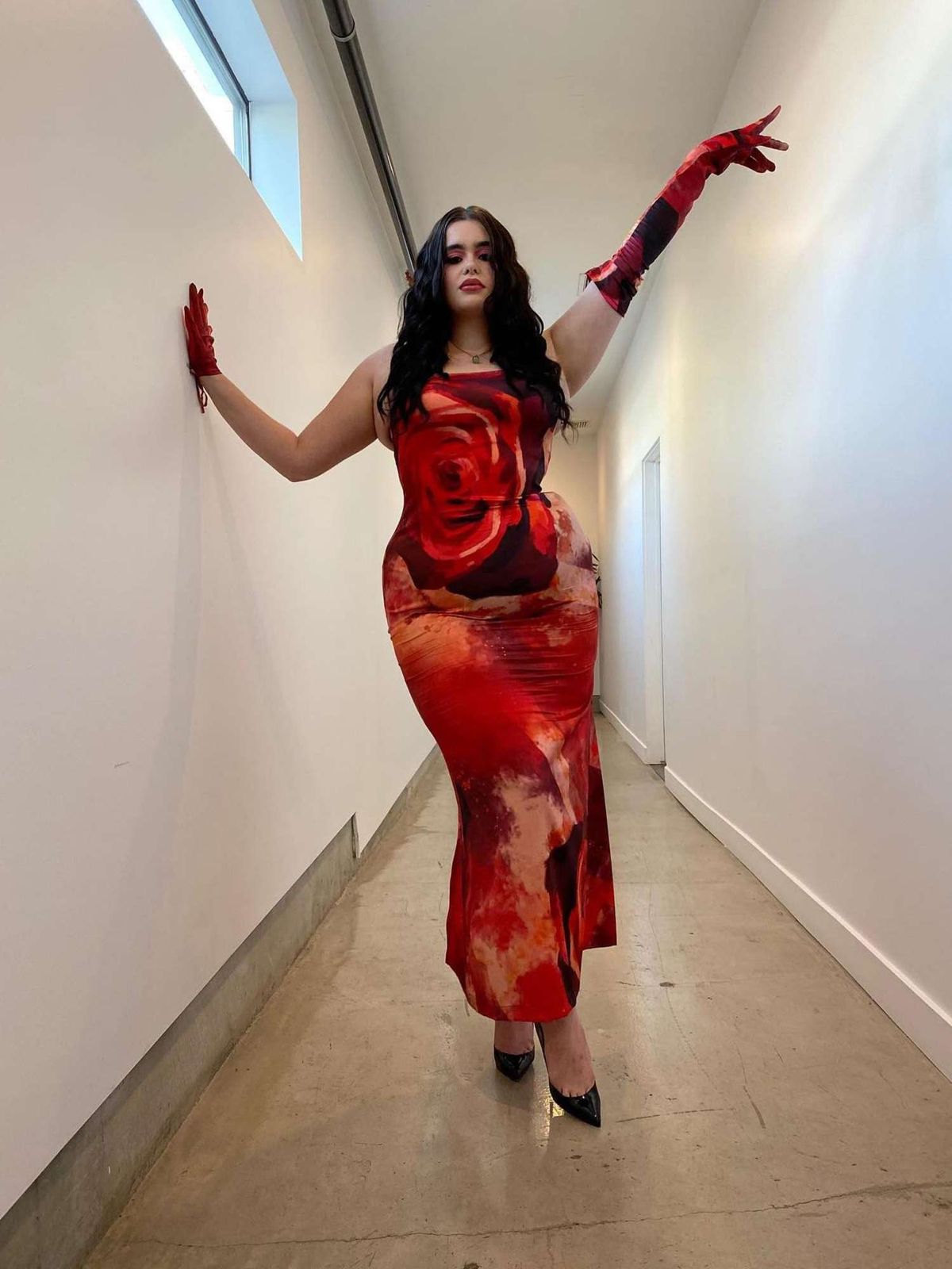 Bodycon Rose Print Gown with Matching Opera Gloves Bodycon Rose Print Gown with Matching Opera Gloves — Opera Outfits