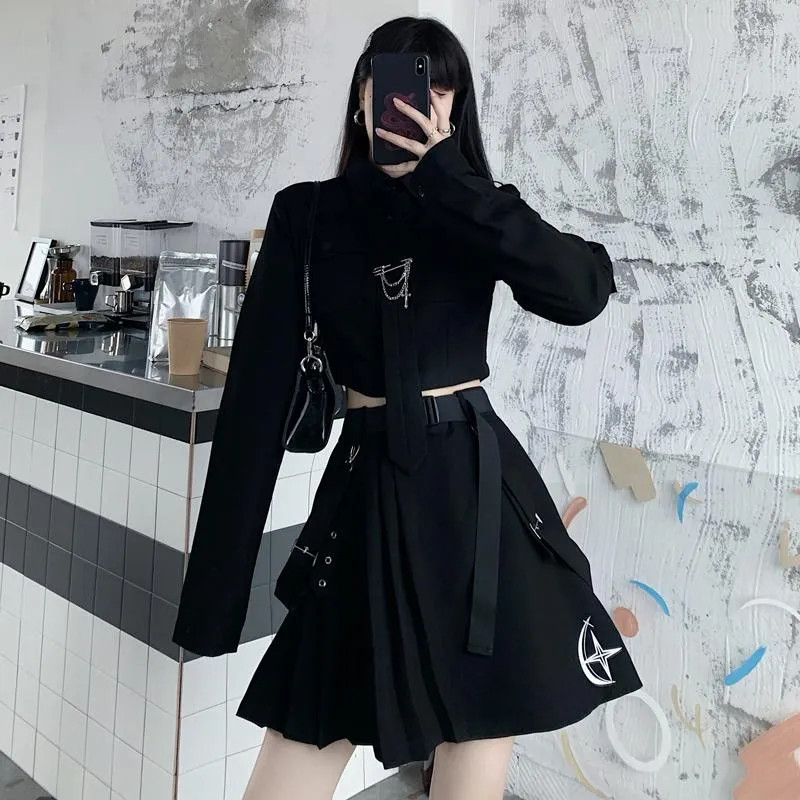 Monochromatic Black Outfit with Buckle Details — E-Girl Outfits