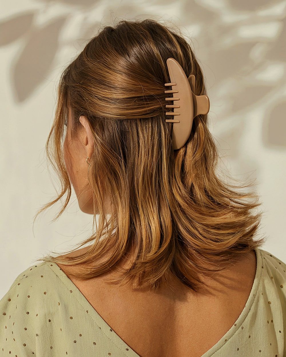 Back View Visual Idea Back View Visual Idea — Hair Clip Hairstyles