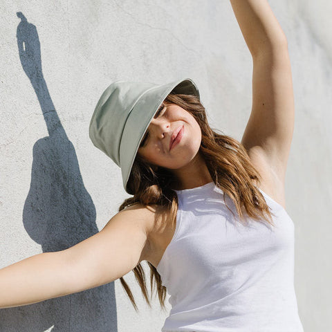 Collarbone Visual Idea Collarbone Visual Idea — Bucket Hat Hairstyles