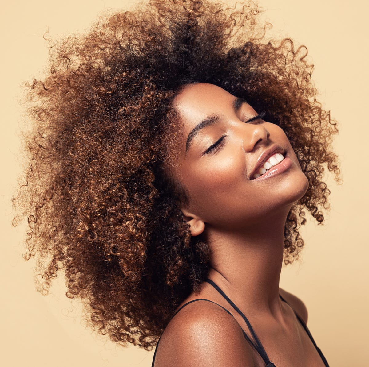 Voluminous Air-Dried Curls With Lighter Highlights Voluminous Air-Dried Curls With Lighter Highlights — 3C Hairstyles