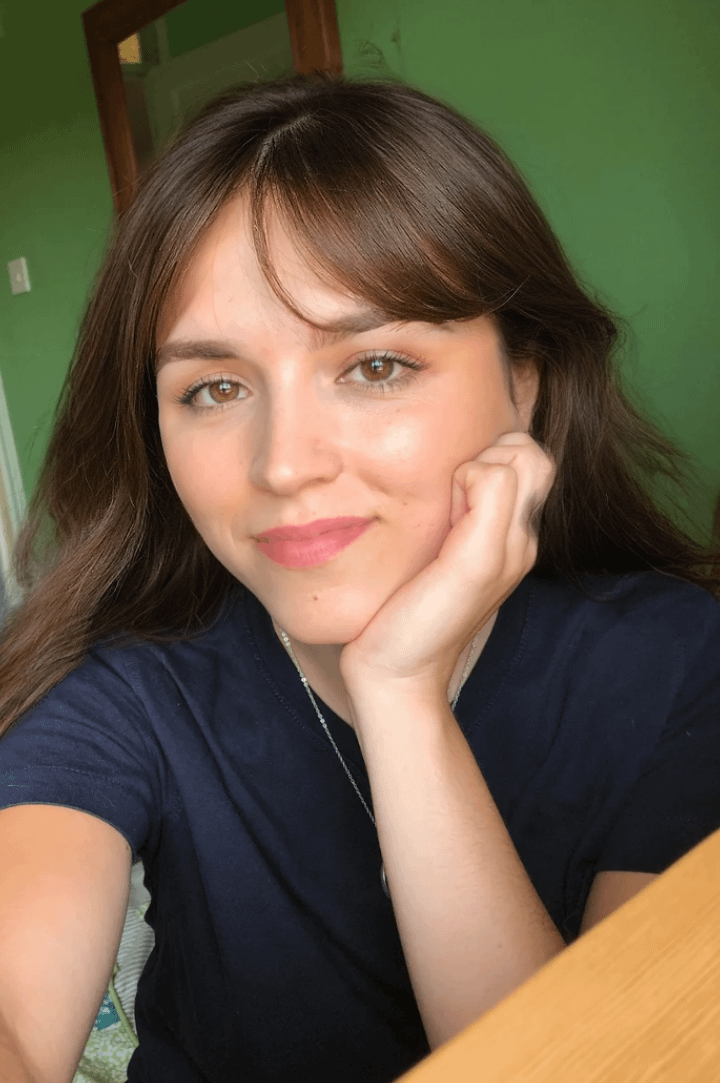 Collarbone Air-Dried With Curtain Bangs — Hairstyles for Big Forehead