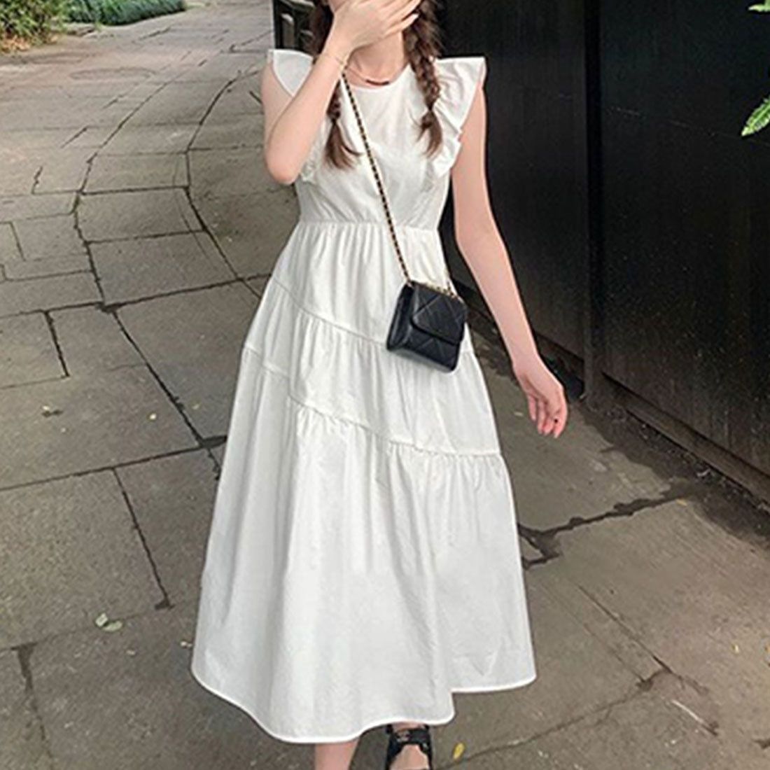 Effortless White Tiered Midi Dress for Summer Days Effortless White Tiered Midi Dress for Summer Days — Outfits for Women in Their 20s