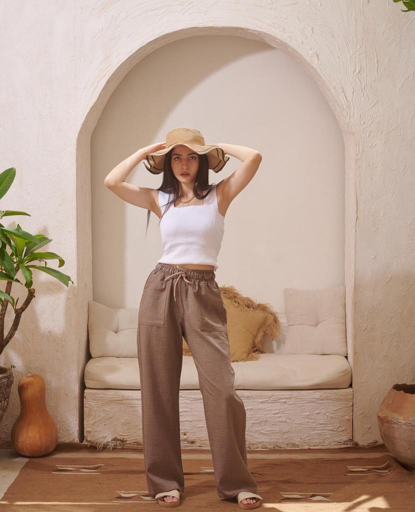 Minimalist Brown Linen Pants with White Tank Top and Sandals — Brown Outfits