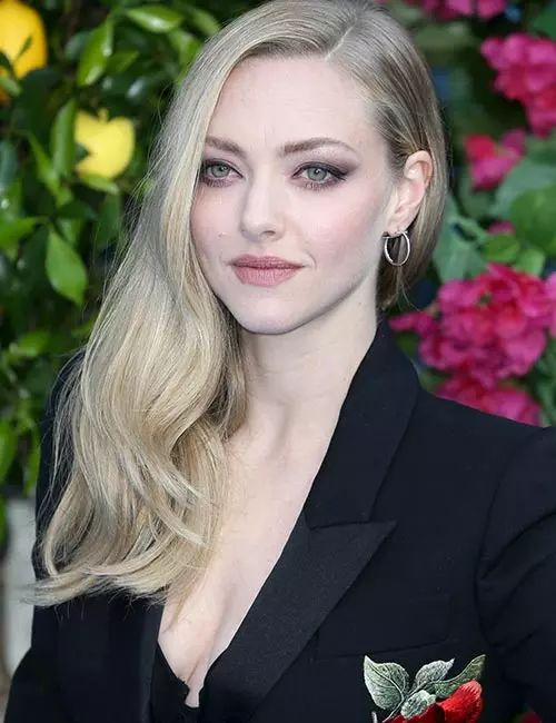 Shoulder Length Ash Blonde With Platinum Shoulder Length Ash Blonde With Platinum — Hair Color for Green Eyes